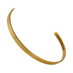 Bracelet manchette à bord droit en or jaune 14 carats massif