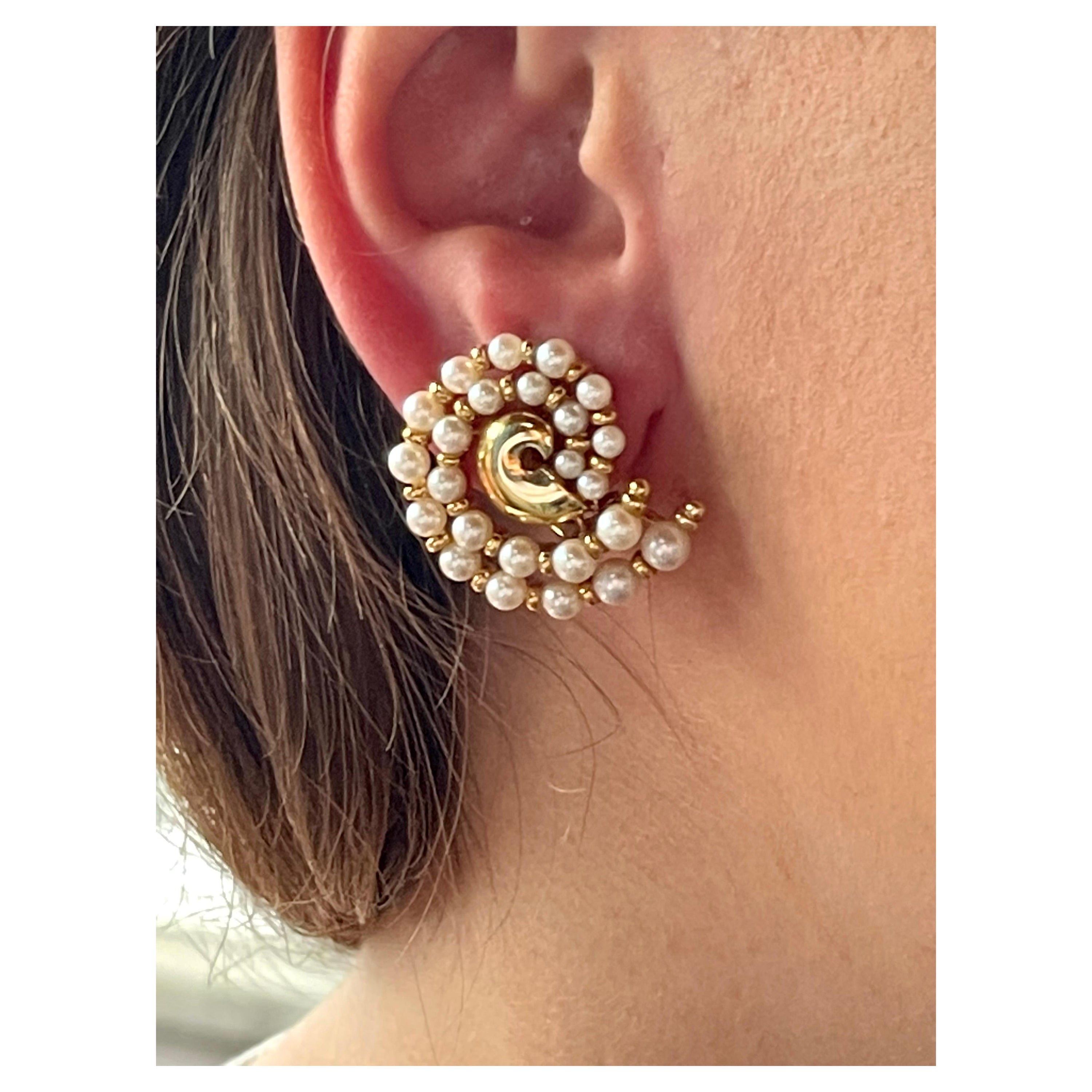Vintage Nautilus Shape 18 K Yellow Gold Cultured Pearl Earclips For Sale