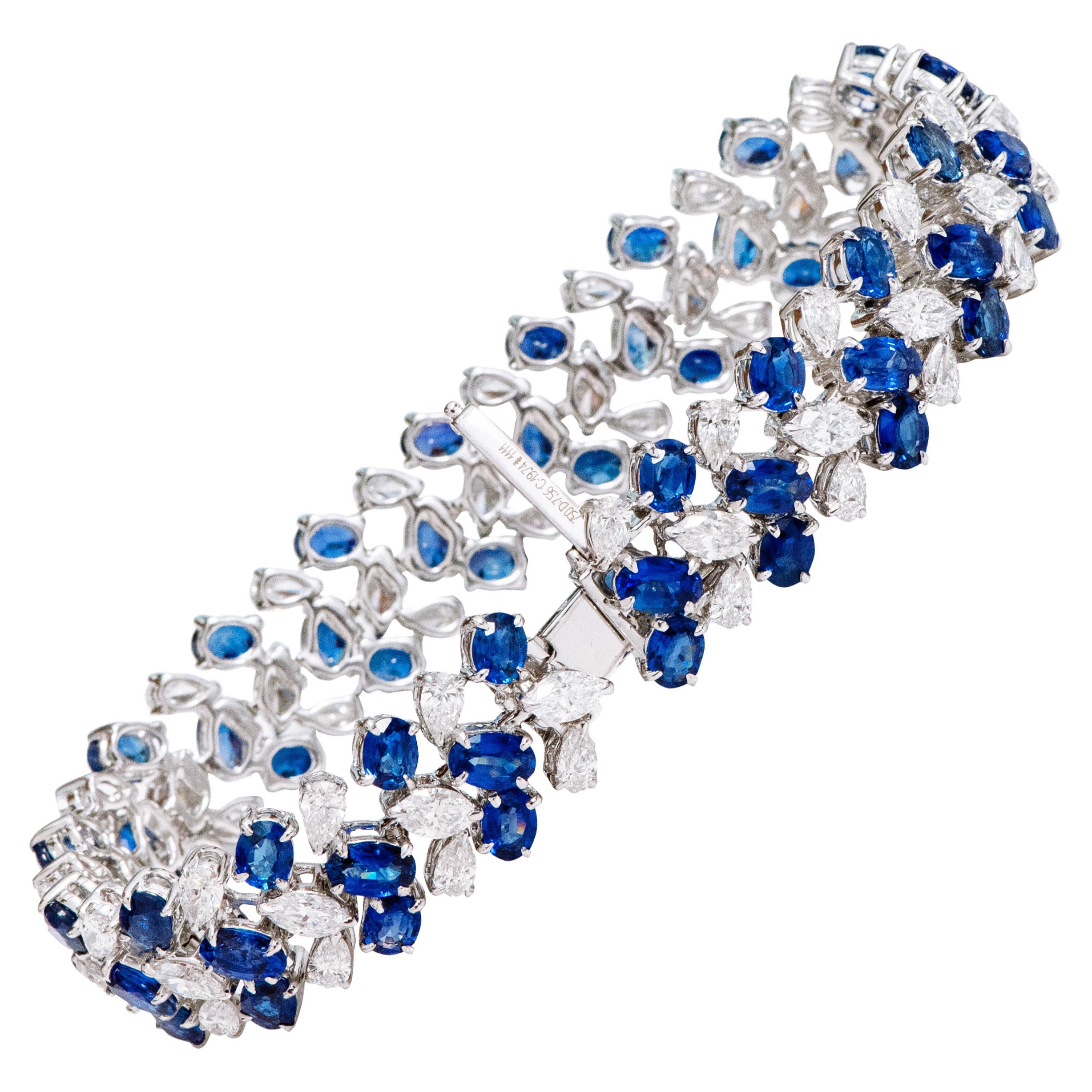 Bracelet cocktail surdimensionné en or blanc 18 carats avec saphirs de 27,30 carats et diamants