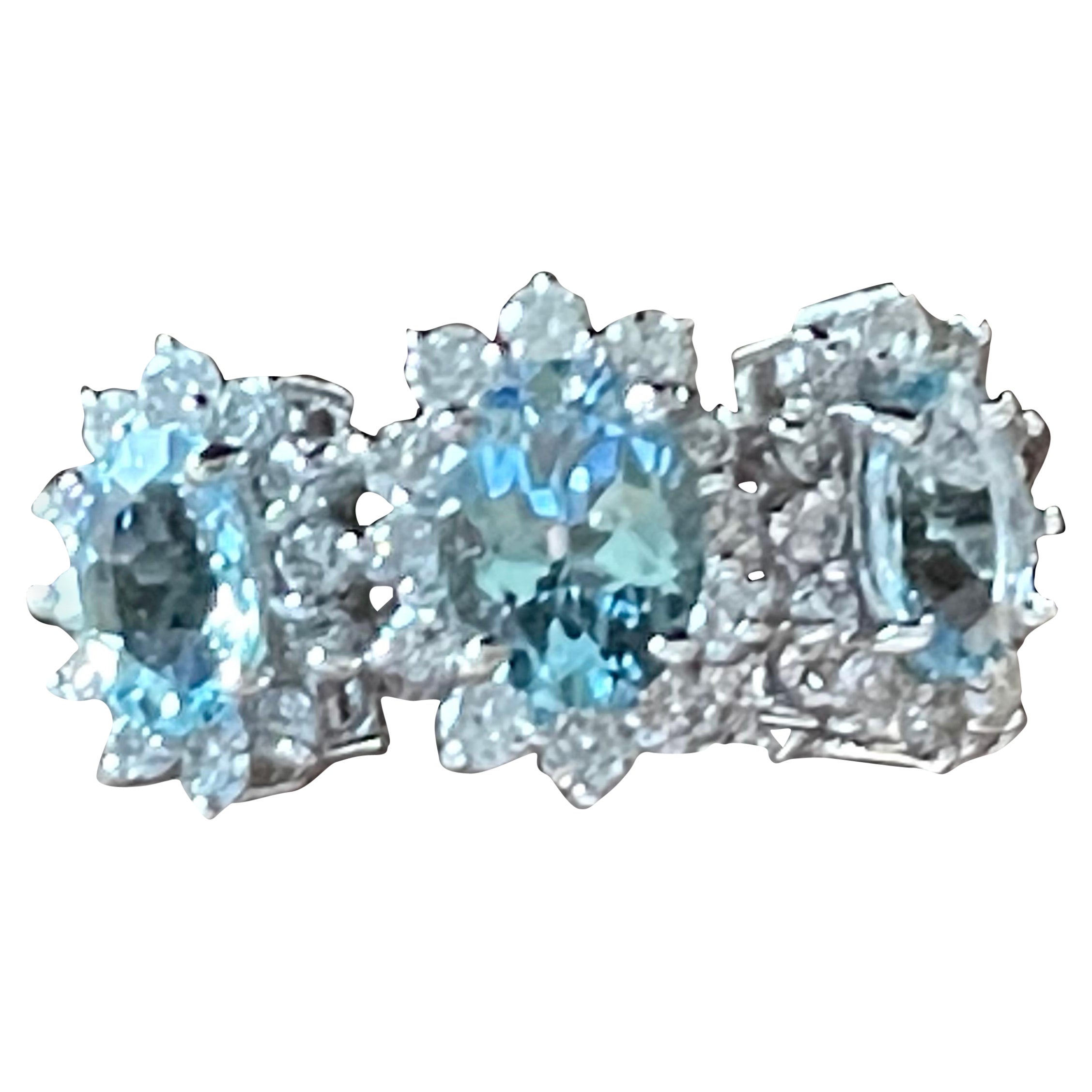 18 K White Gold Fine Aquamarine Diamond Ring