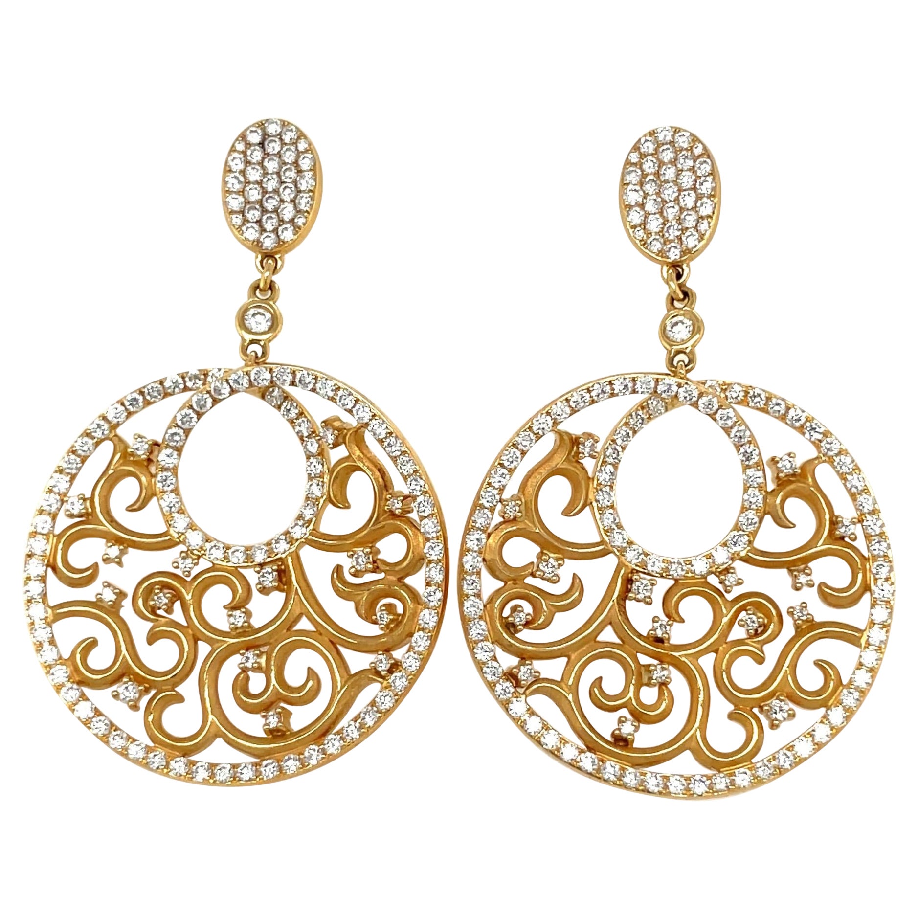 Boucles d'oreilles pendantes filigranes en or jaune 18 carats avec diamants 1,77 carat