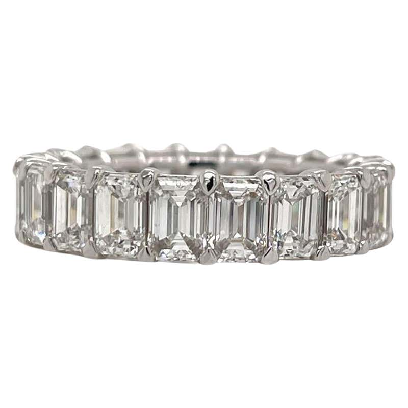 Emerald Cut Diamond Eternity Band in 18K White Gold For Sale at 1stDibs