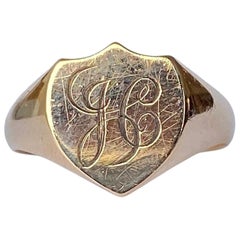 Vintage 9 Carat Gold Shield Signet Ring