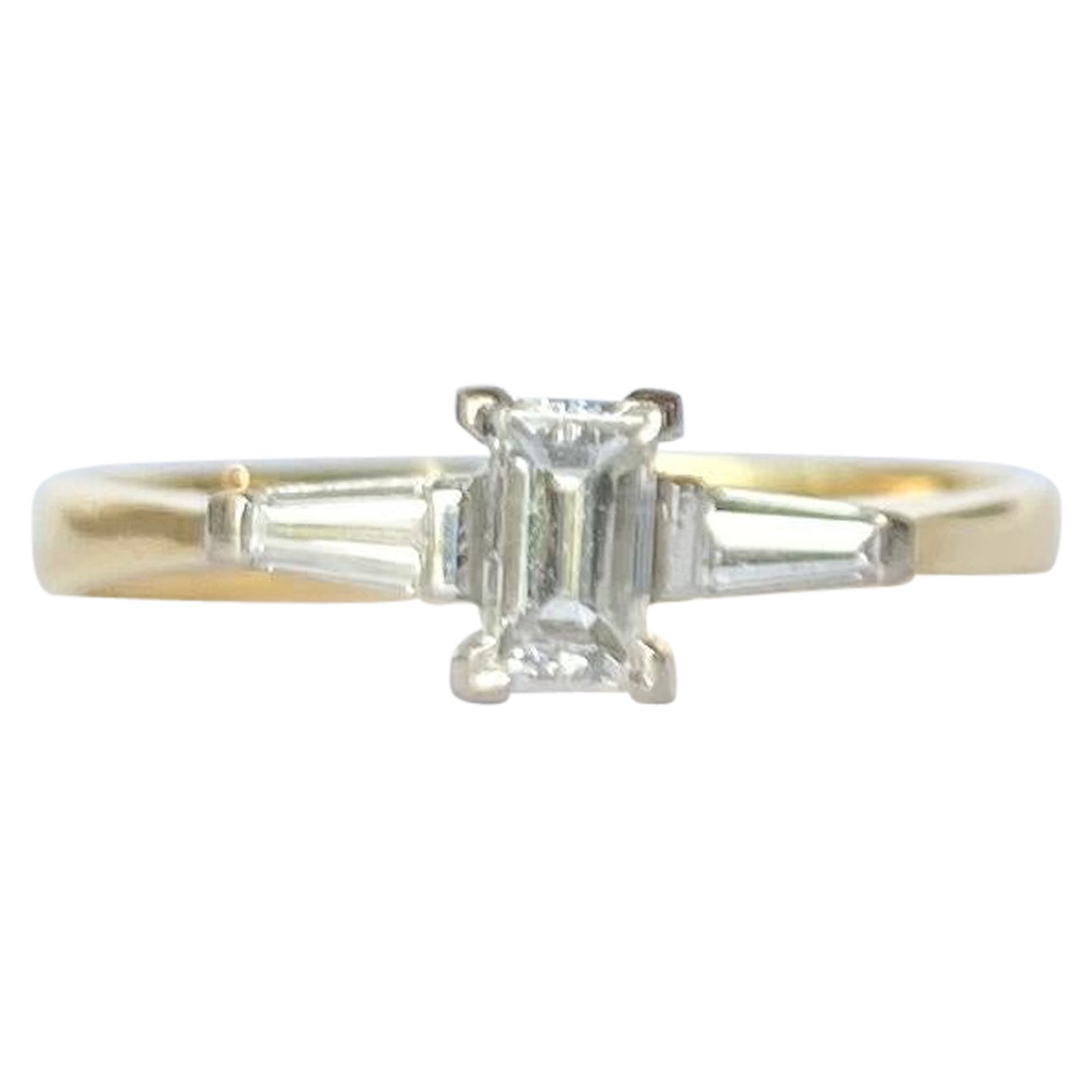 Vintage Diamond and 18 Carat White Gold Solitaire Ring For Sale