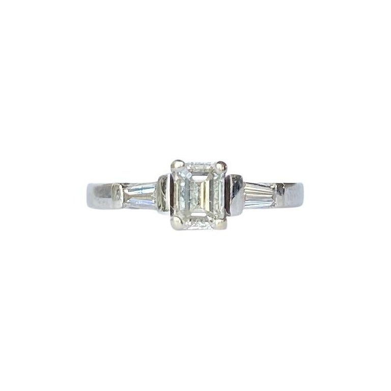 Vintage Diamond and 18 Carat White Gold Solitaire Ring For Sale