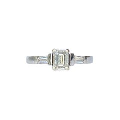 Anillo solitario vintage de diamantes y oro blanco de 18 quilates