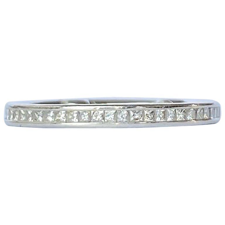 Media alianza vintage de diamantes y oro blanco de 18 quilates