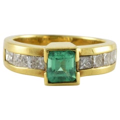 Retro Estate Colombian Emerald and Diamond Ring 