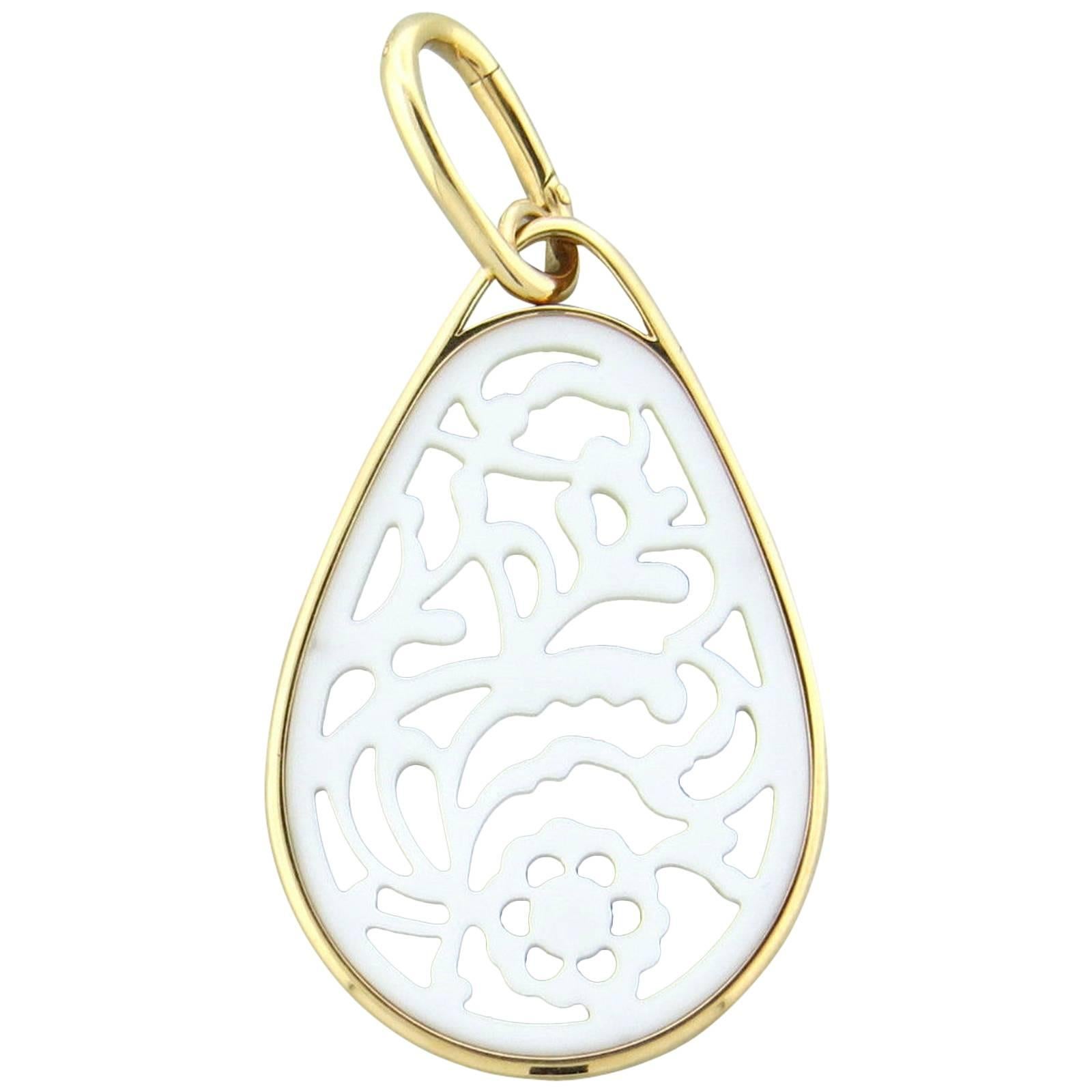 Pomellato Victoria Carved White Agate Gold Pendant