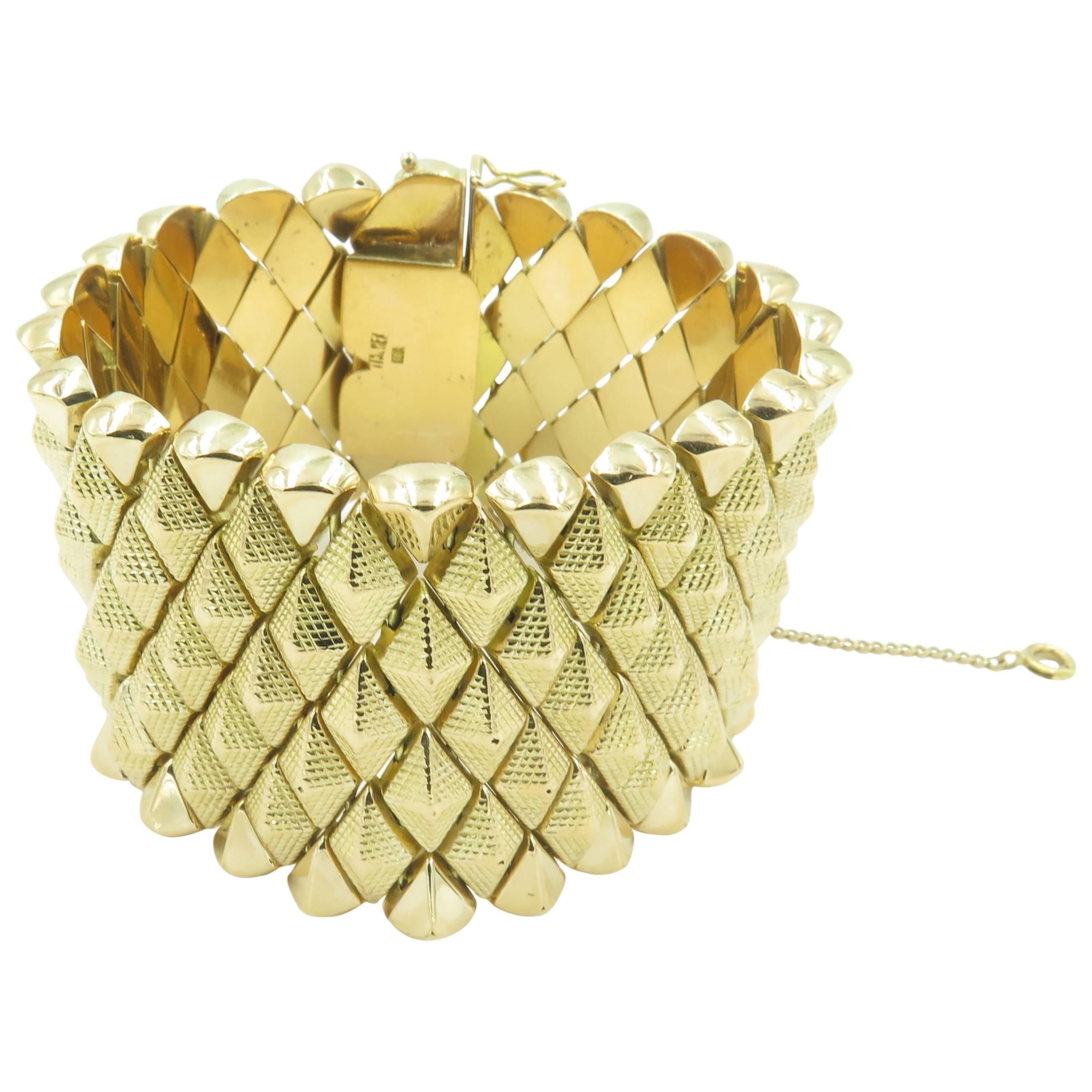 Chic Pyramid Shaped Textured Gold Bracelet