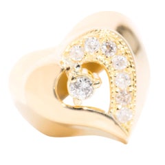 Round Brilliant Diamond Vintage Heart Dome Ring in 18 Carat Yellow Gold