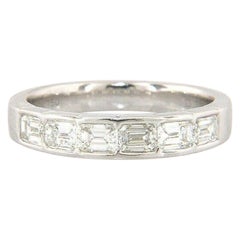 0,98 Karat Baguette Sideways Sechs Stein-Ring aus 18 Karat Weißgold mit sechs Steinen