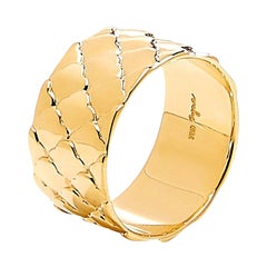 Gelbgold Mogul Texturierter Ring von Syna