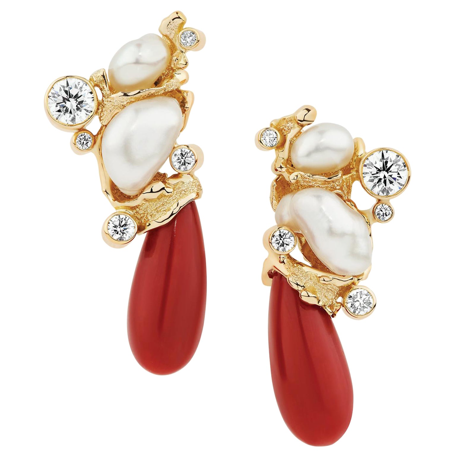 Paul Amey Boucles d'oreilles « Georgia » en or 18 carats, diamants et corail rouge naturel, fabriquées à la main en vente