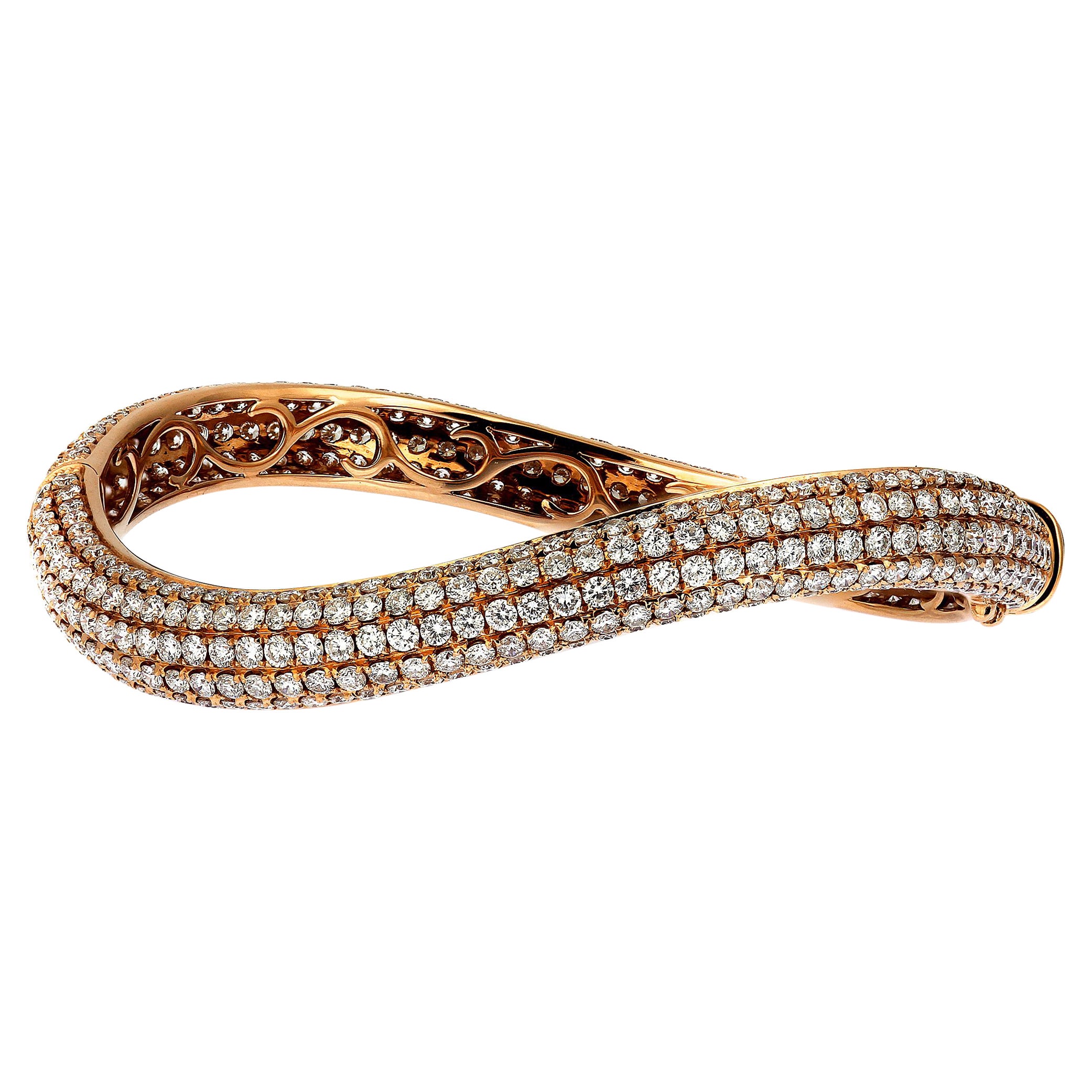 Bracelet jonc à 5 rangées de diamants pavés de 9,7 carats sertis en or rose 18 carats