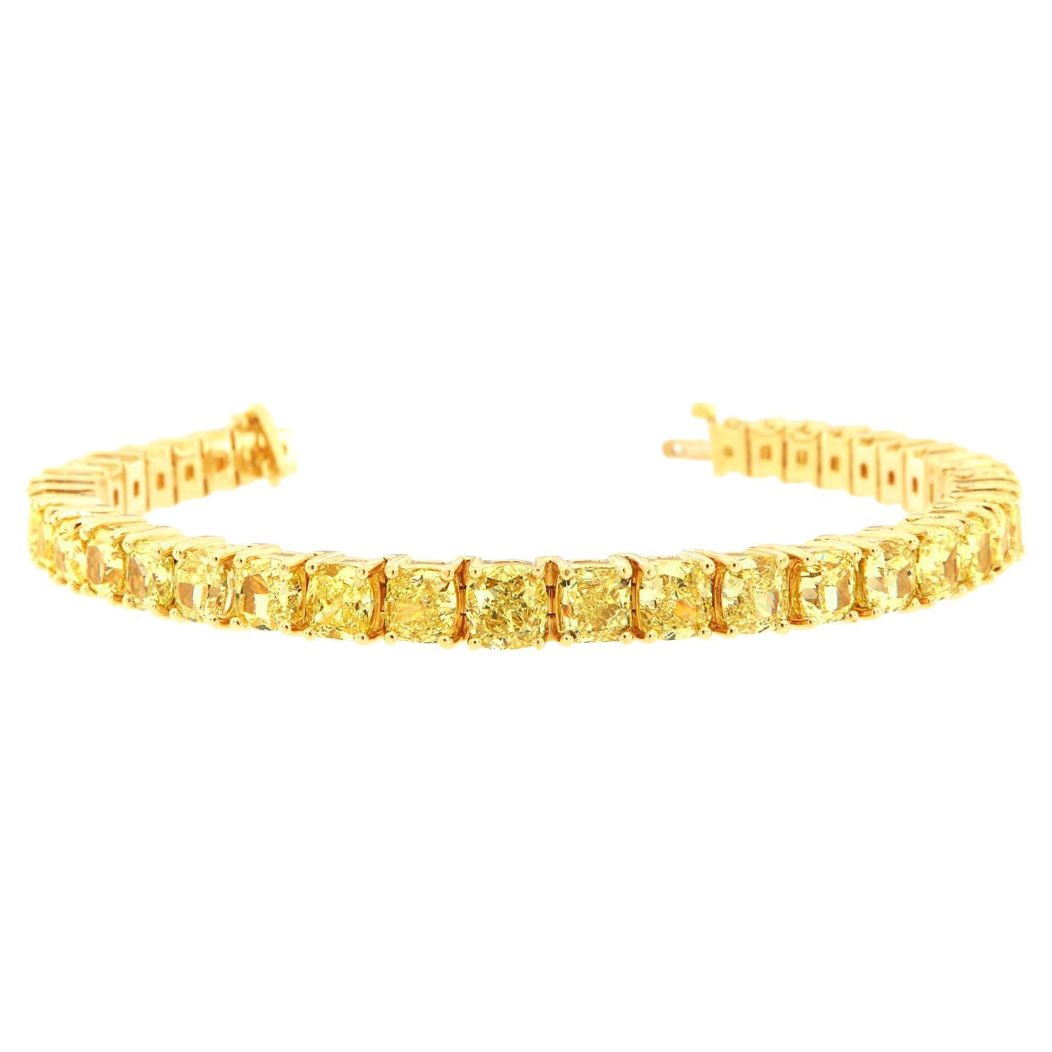 18K Yellow Gold 20.5 Carat Yellow Cushion Shape Graduate Bracelet