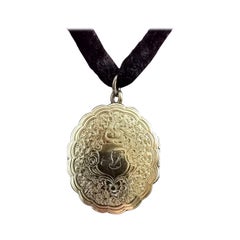 Antique Victorian 9k Gold Locket Pendant, Velvet Choker Necklace