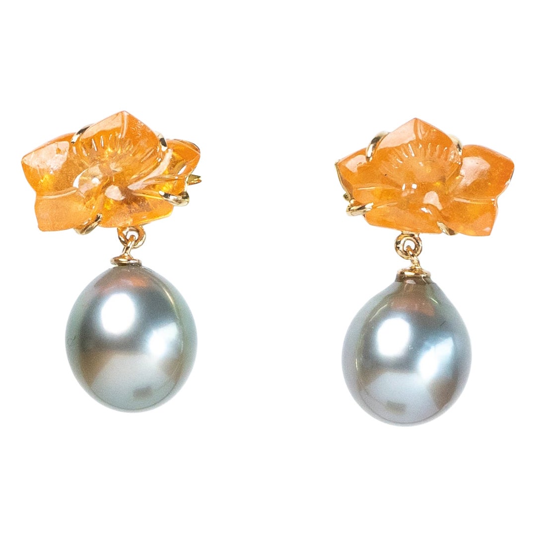 18 Karat Gold Earring Set with Two Engraved Mandarin Garnets and Tahiti Pearls