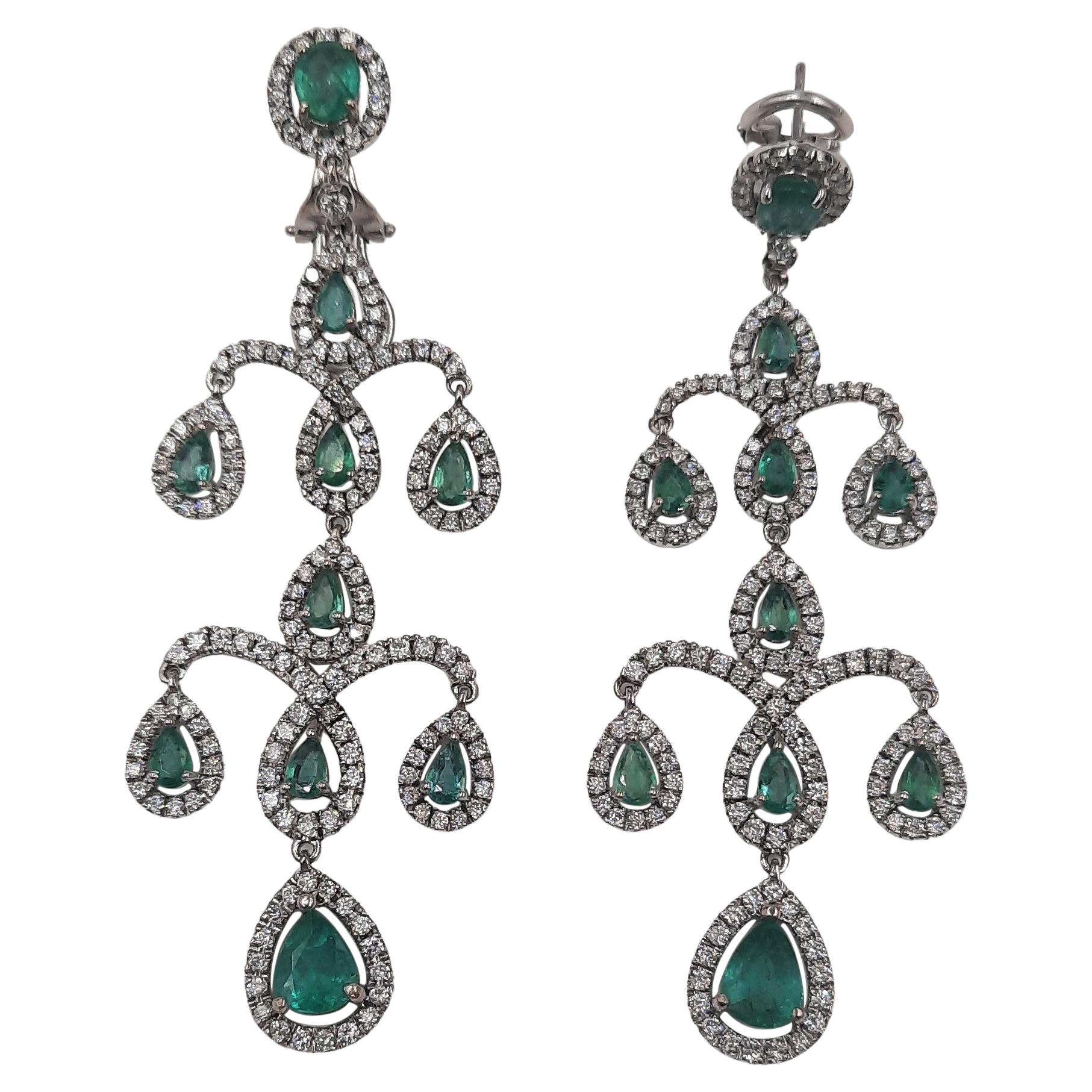 Emerald White Brilliant Cut Diamond 18 Carats White Gold Chandelier Earrings    For Sale