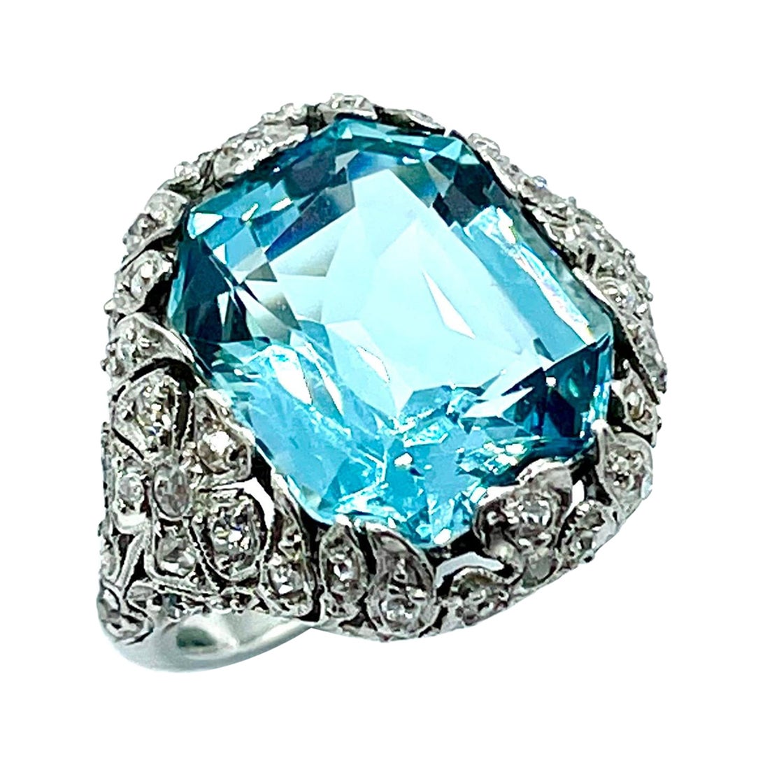 Art Deco 8.95 Carat Cushion Shaped Aquamarine and Diamond Platinum Cocktail Ring For Sale