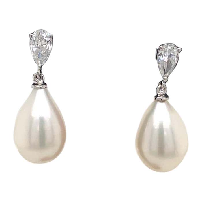 Diamond and Pearl Drop Earrings 18 Karat White Gold For Sale at 1stDibs ...