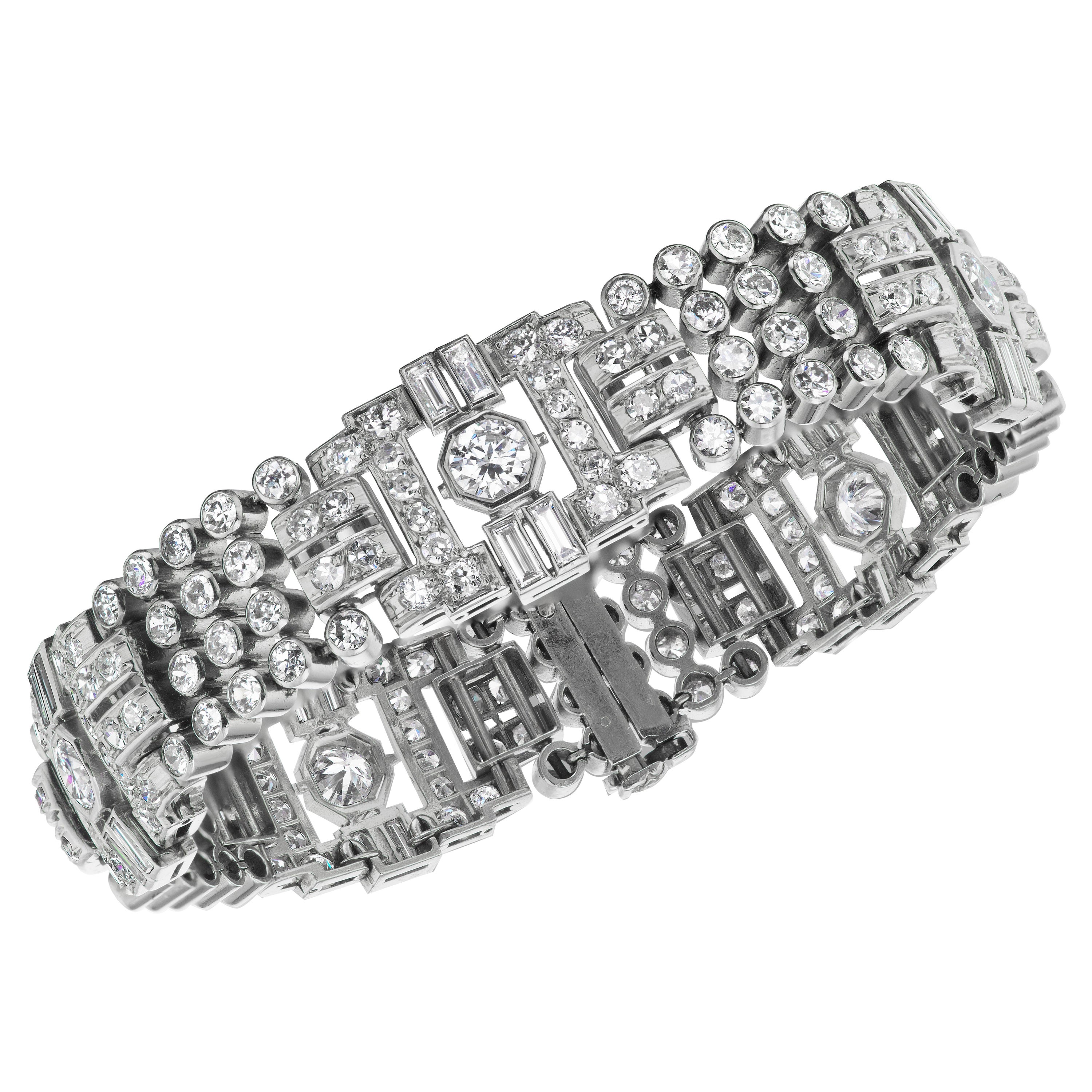 Art Deco Diamond and Platinum Link Bracelet For Sale