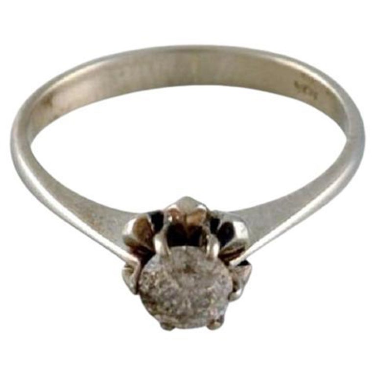 Scandinavian Jeweler, Vintage Ring in 18 Carat White Gold, Mid-20th C. For Sale