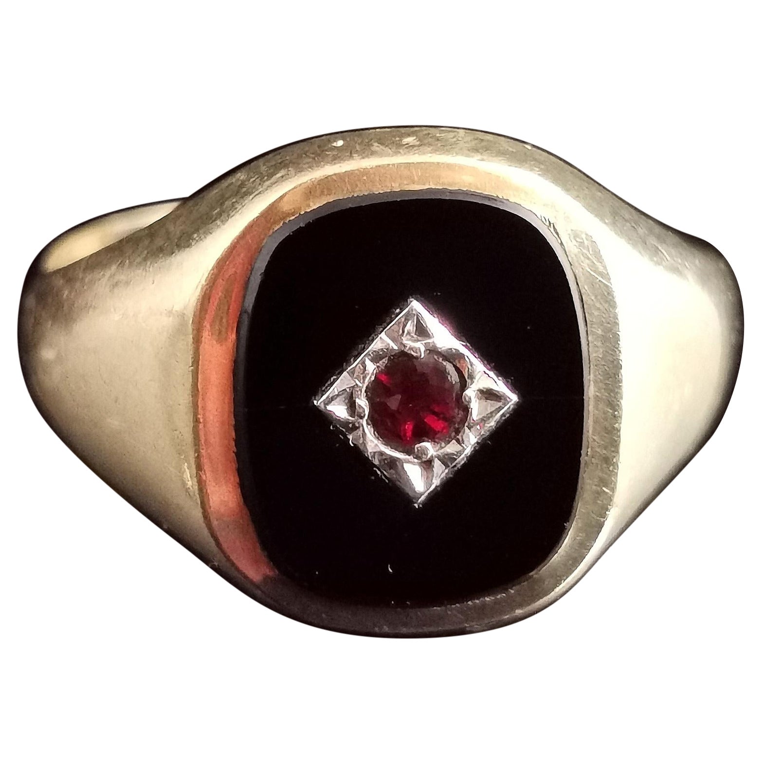 Vintage 9 Karat Yellow Gold Signet Ring, Onyx and Garnet