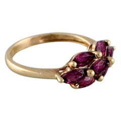 Scandinavian Jeweler, Vintage Alliance in 8 Carat Gold Adorned with Red Stones