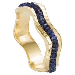 18KY Wave Ring with Sapphires