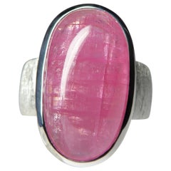 Bague en rubellite effet œil de chat, bague en argent avec cabochon de tourmaline rose