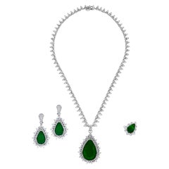 Emilio Joyería Certificada 117,00 Quilates Muzo Colombiano Esmeralda Verde Vivo Suite