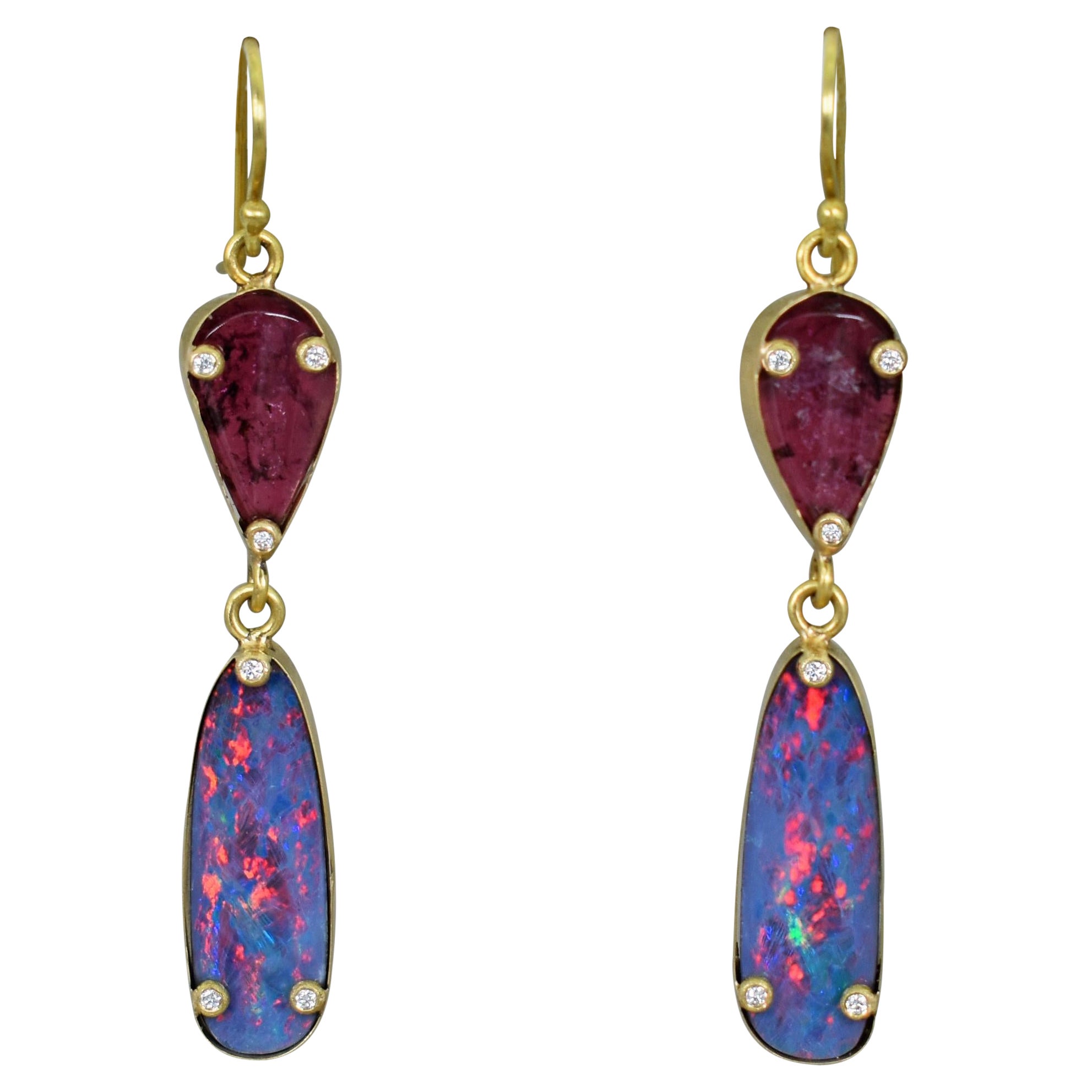 Boucles d'oreilles pendantes en or 18 carats avec tourmaline rose, opale et diamant