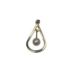Lund 'B.H' 14 Kt Gold Pendant with Pearl