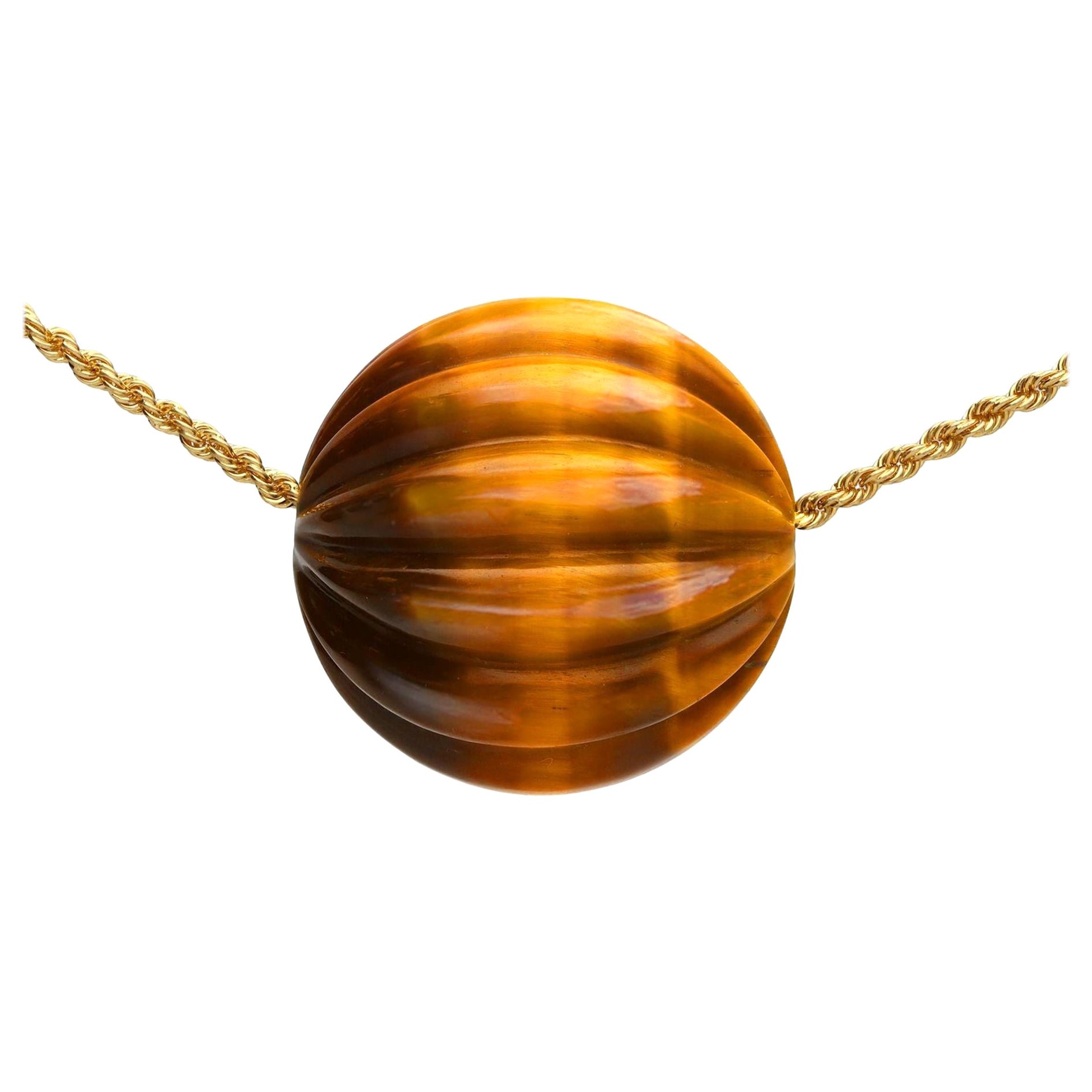 Vintage Tigers Eye and 14k Yellow Gold Pendant, circa 1970 For Sale