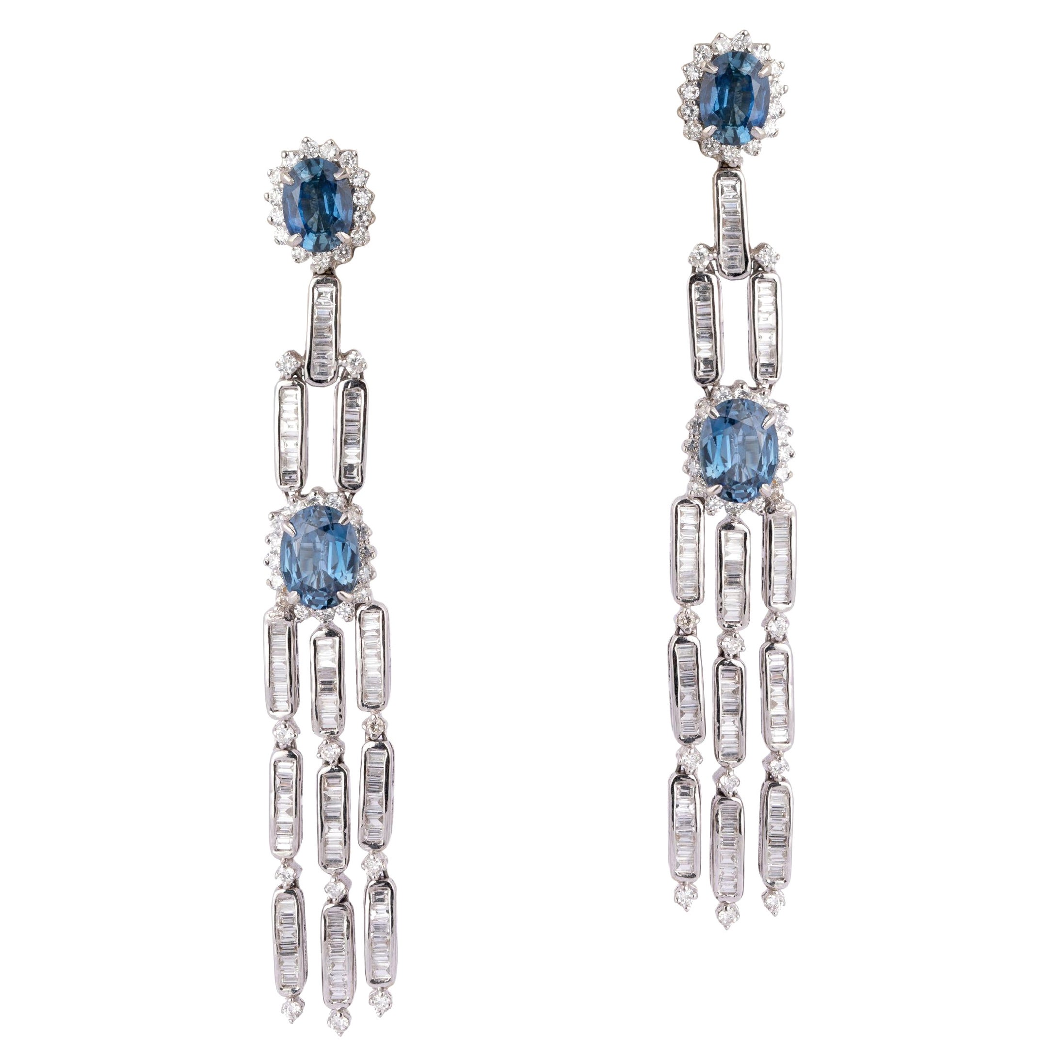 Diamond blue  Sapphire Earring in 18k gold For Sale