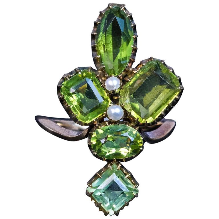 Broche Vintage Fleur En Or Avec Perle Et Cristal Vert Péridot - Référence *3258, Occasion Bon état