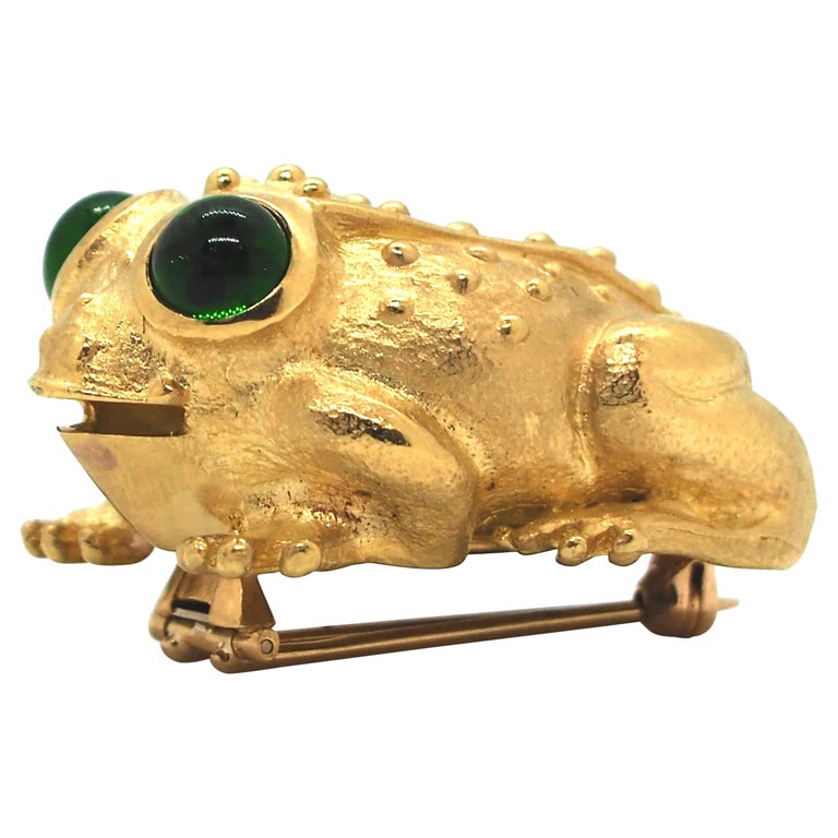 Rare Vintage Frog Brooch 18 Karat Yellow Gold For Sale
