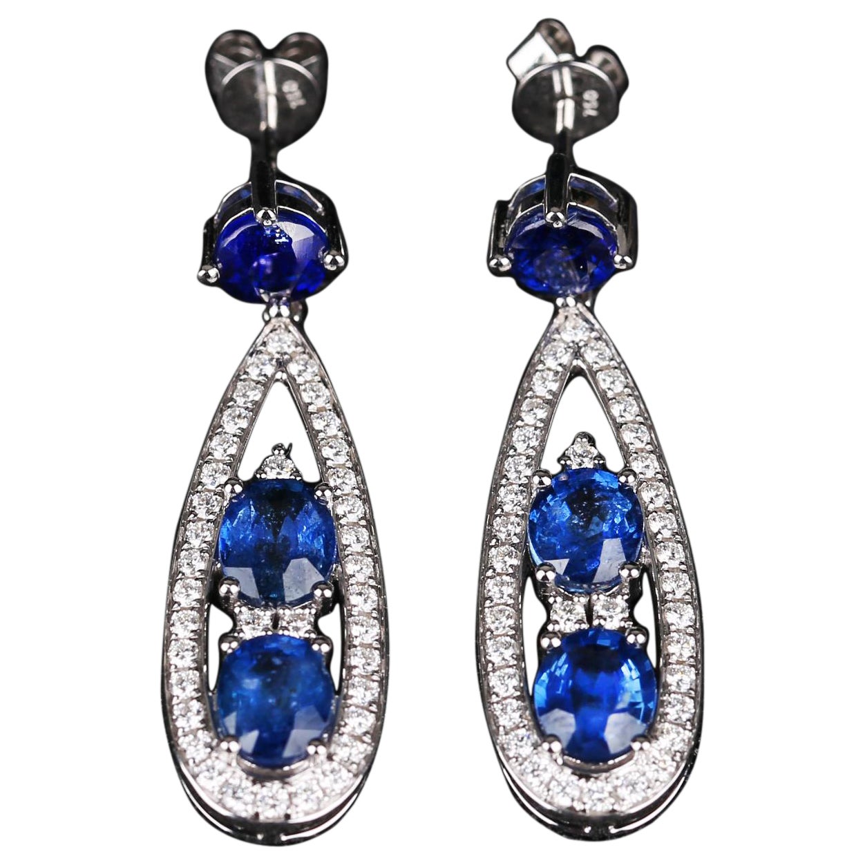 Boucles d'oreilles en or blanc 18 carats avec saphir bleu émeraude et diamants