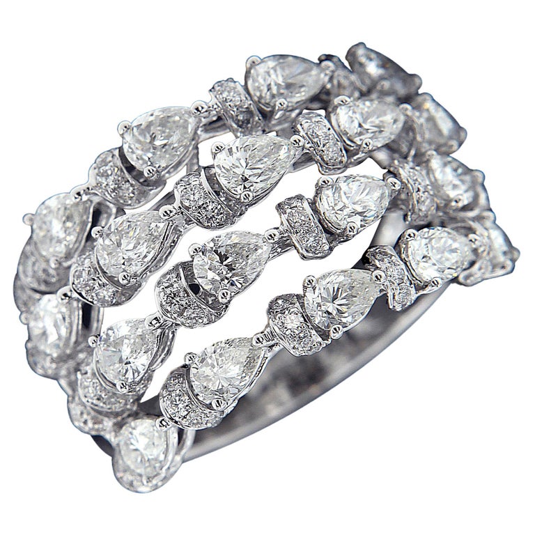 18 Karat White Gold and Diamond Fashion Ring For Sale at 1stDibs