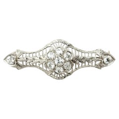 Vintage Old European Cut Diamond Filigree Brooch 18 Karat White Gold 1.26 Carats