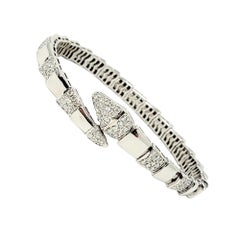 Bracciale flessibile bypass con motivo a serpente in oro bianco e diamanti Pave