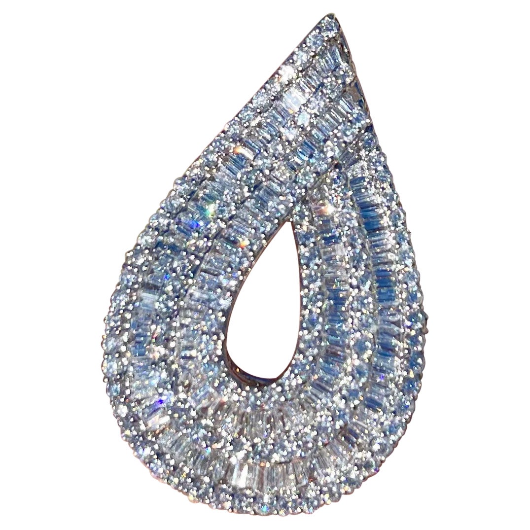 Ravishing 9.25 Carat Diamond Tear Drop Pear Shaped 18K White Gold Cocktail Ring