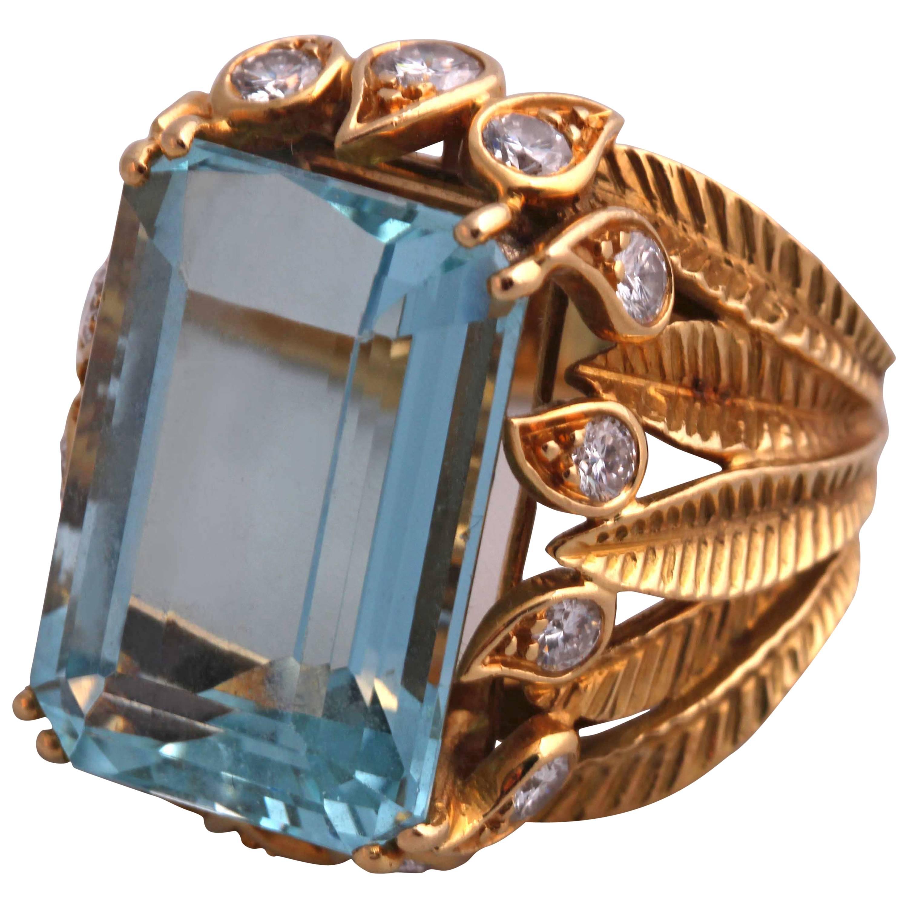 1950s René Kern Aquamarine Diamond Gold Ring For Sale