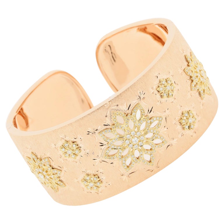 Bracelet manchette ajouré en or jaune et rose 18 carats avec diamants,  finition florentine En vente sur 1stDibs