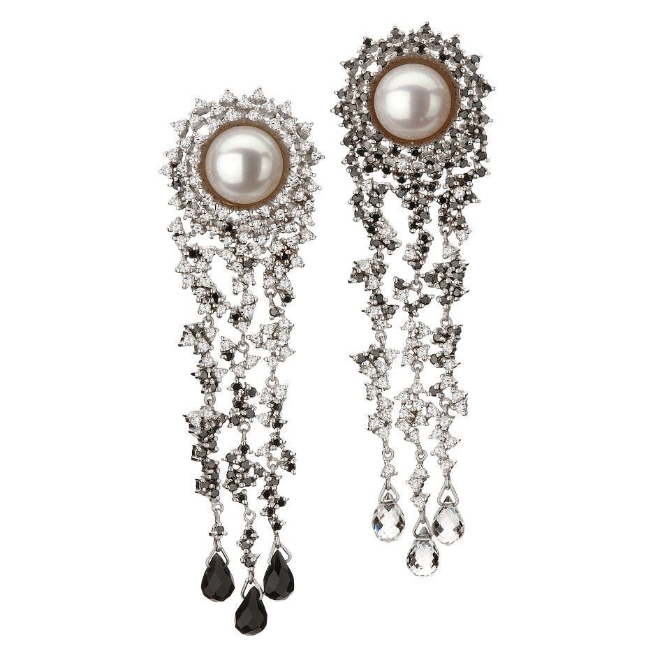 18 Karat Gala White Gold Earring with Vs Gh Diamonds and White Pearl and Black For Sale
