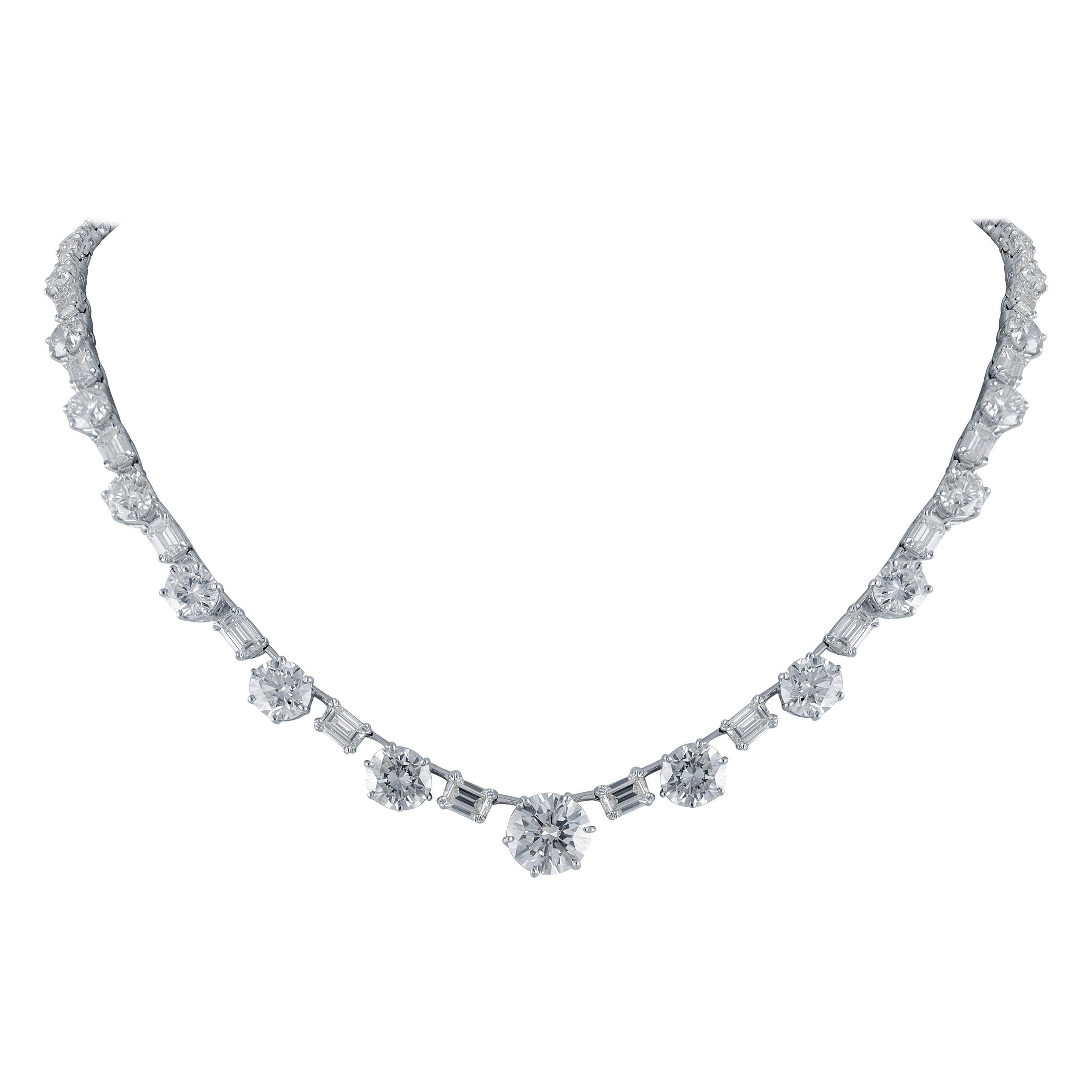 Beauvince Queen 38.05 Ct Solitaire Diamond Necklace in White Gold For Sale