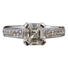 1.00 Carat Asscher Cut Diamond Solitaire Ring with Diamond Shoulders, Platinum