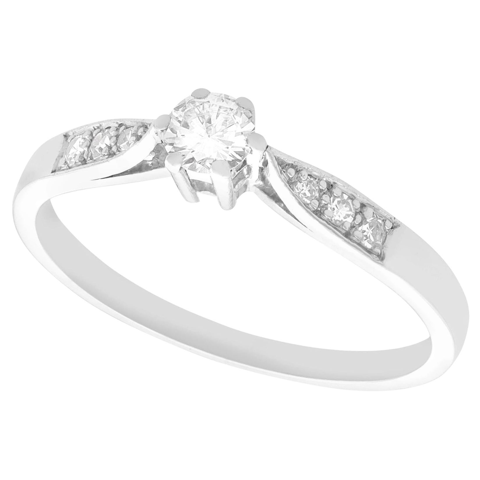 Vintage Diamond and White Gold Solitaire Engagement Ring For Sale