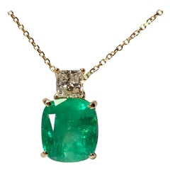 7 Carat Cushion Natural Emerald and Diamond 18k Yellow Gold Pendant Necklace